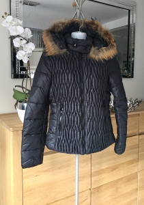 Czarna kurtka z kapturem OSLEY Fashion
