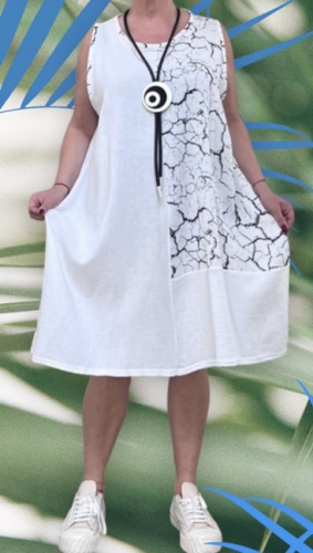 Bawełniana sukienka marki AKH Exclusive, model plus size