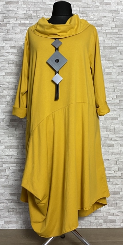 Bawełniana sukienka Moonshine Fashion z golfem, model plus size, różne kolory