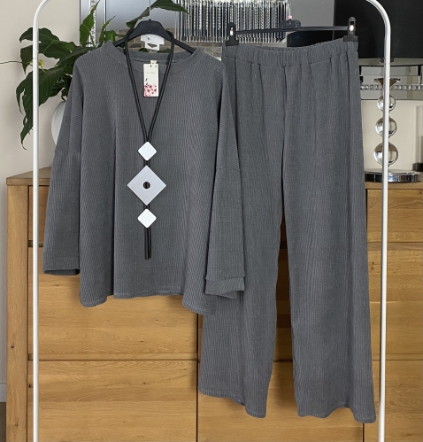 Prążkowana bluza w komplecie ze spodniami, duże rozmiary, dwa kolory