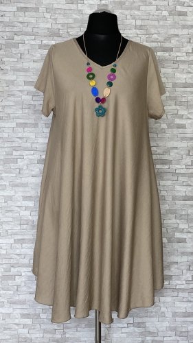 wiskozowa sukienka z wisiorkiem, dwa kolory