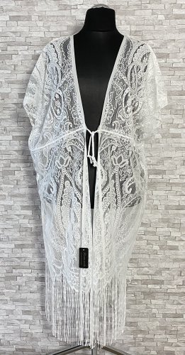 koronkowa narzutka z wiązaniem