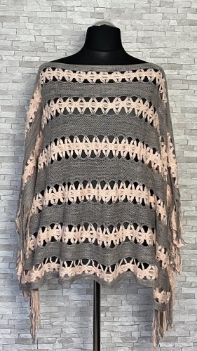dzianinowe ponczo / bluzka z frędzlami