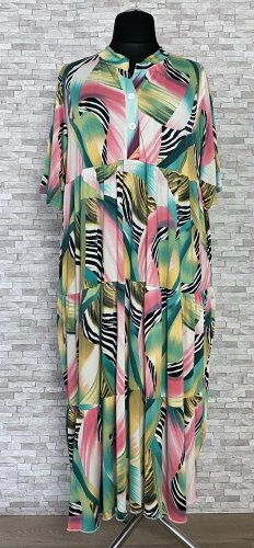 sukienka marki rafay z guzikami na dekolcie, model plus size