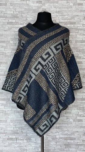 ciepłe ponczo / narzutka we wzory