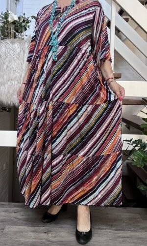 sukienka marki rafay z guzikami na dekolcie, model plus size