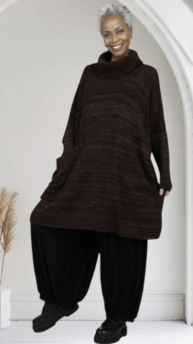 dzianinowy sweter z golfem marki akh exclusive, model plus size