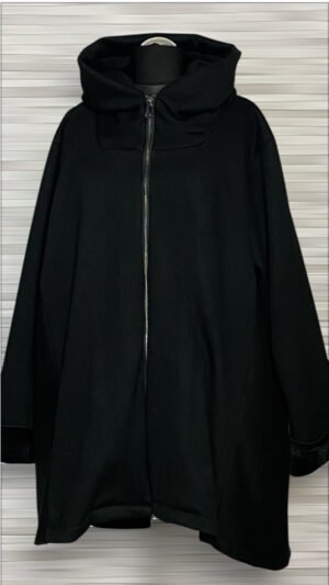 czarna kurtka moonshine mode z kapturem, model plus size
