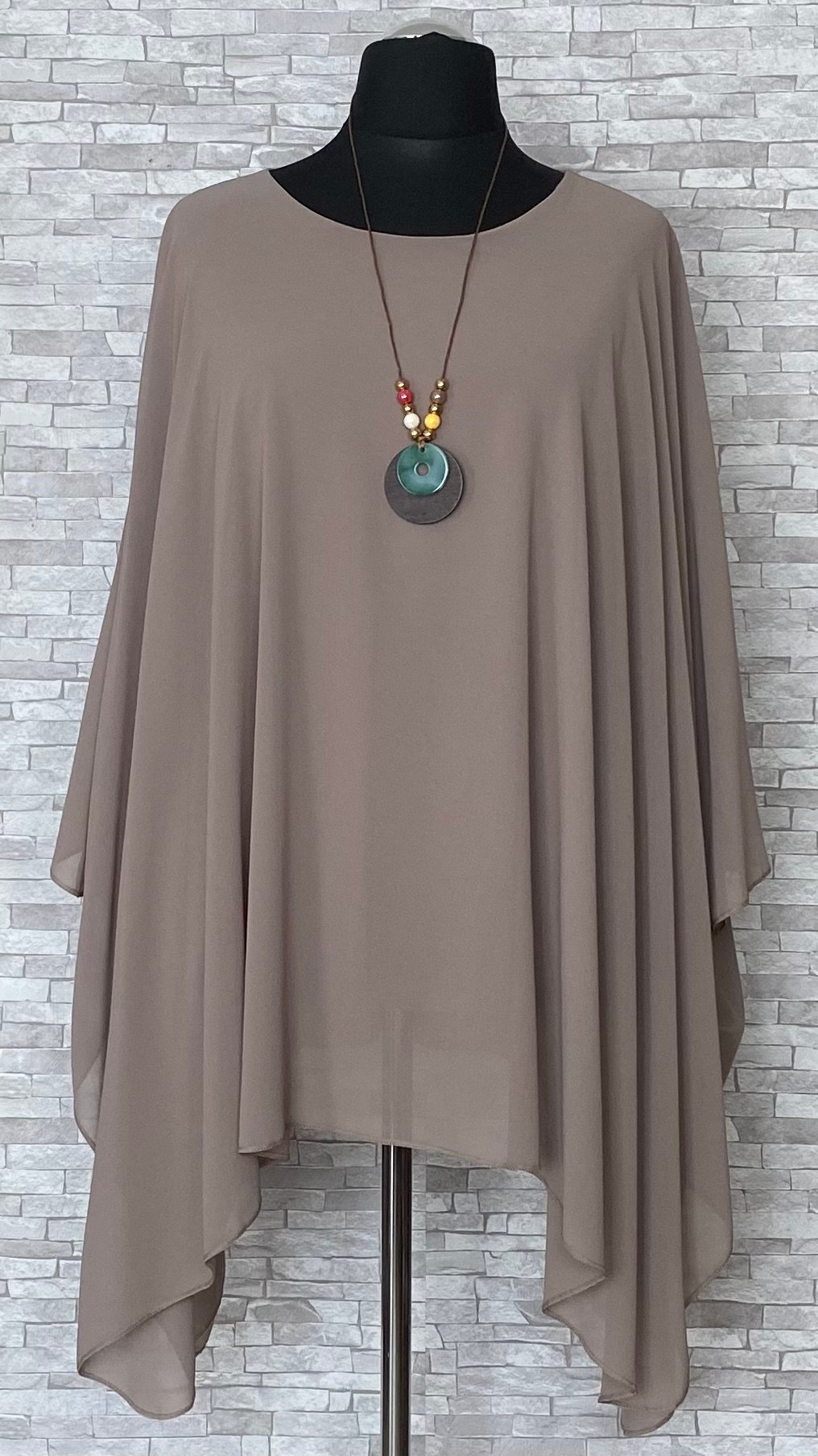 szyfonowe ponczo z wisiorkiem szyfonowe ponczo z wisiorkiem