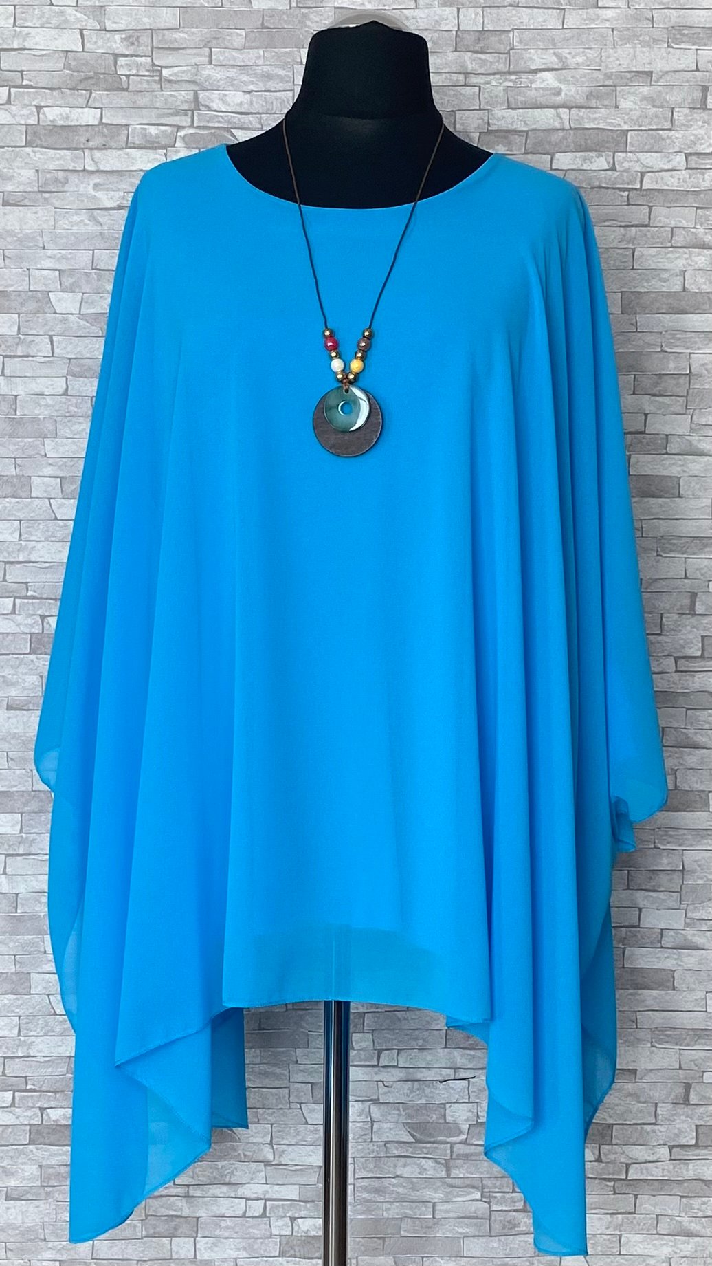 szyfonowe ponczo z wisiorkiem szyfonowe ponczo z wisiorkiem