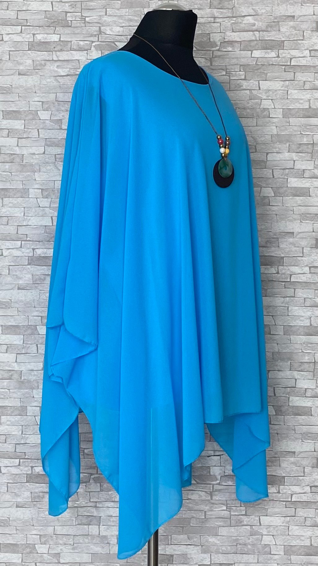 szyfonowe ponczo z wisiorkiem szyfonowe ponczo z wisiorkiem