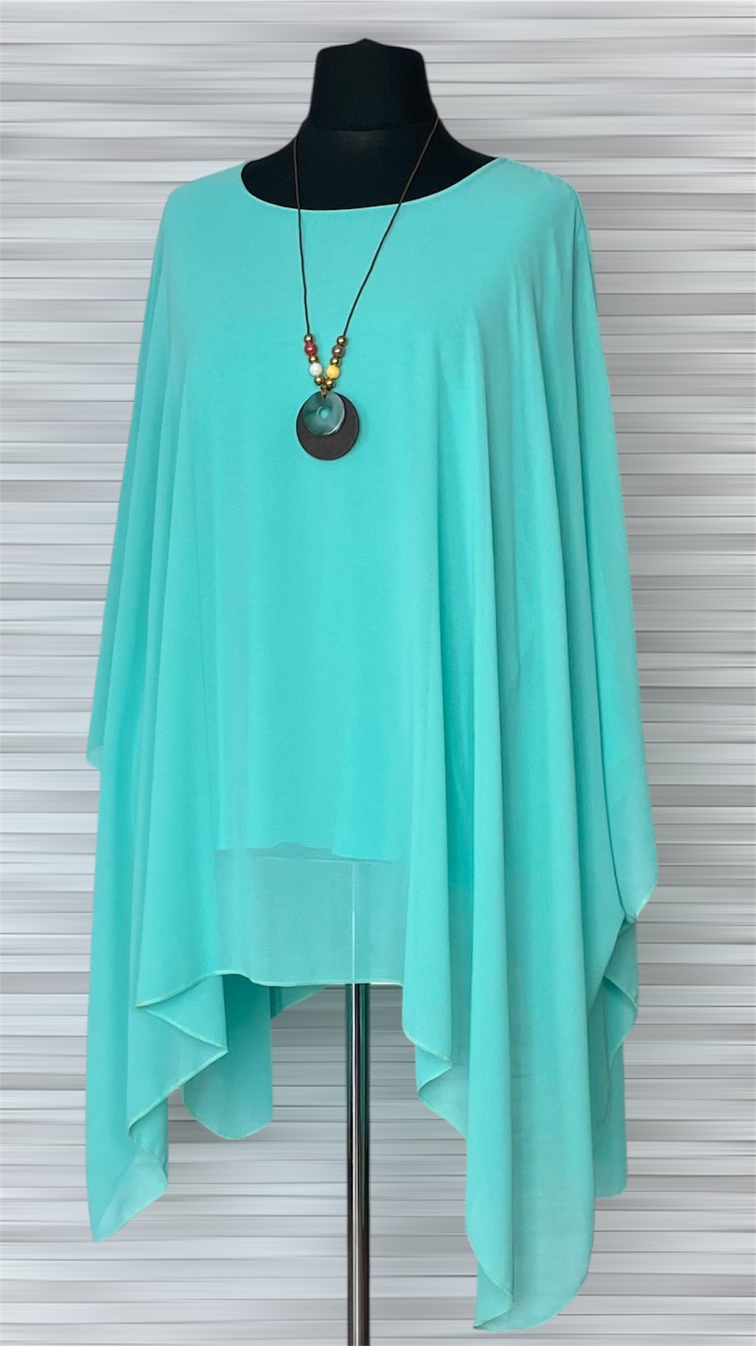 szyfonowe ponczo z wisiorkiem szyfonowe ponczo z wisiorkiem