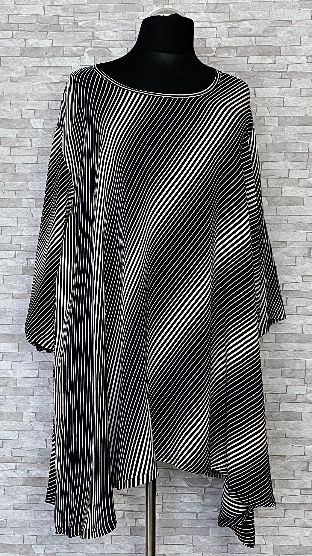 wiskozowa tunika akh exclusive w paski wiskozowa tunika akh exclusive w paski