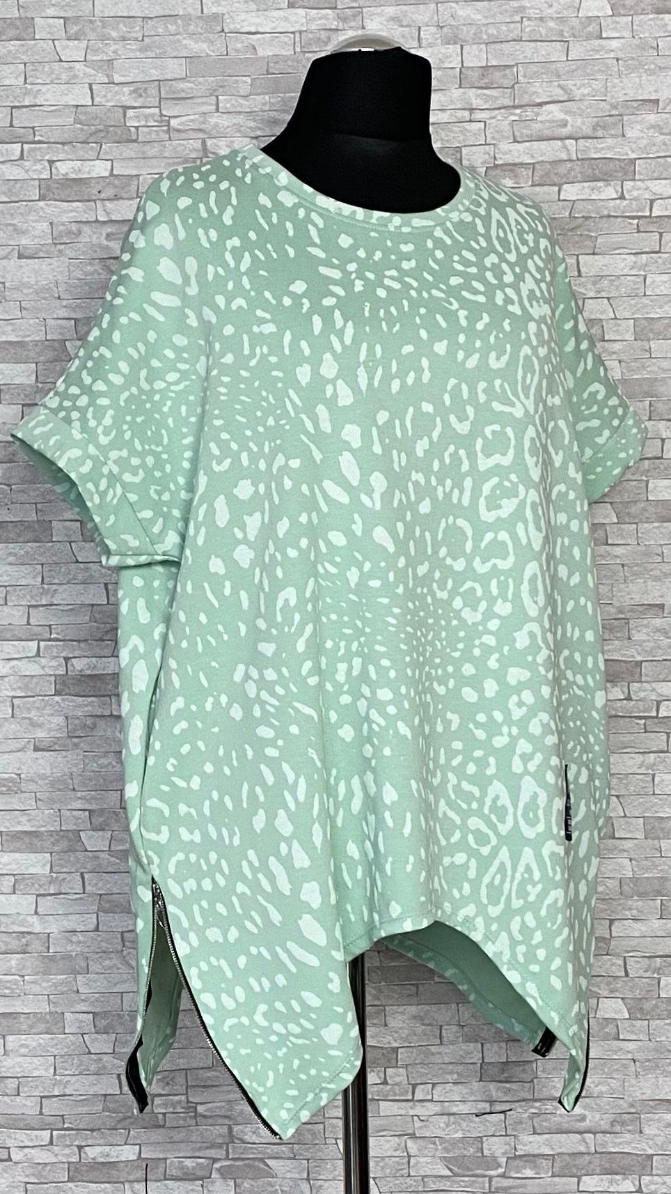 asymetryczna bluzka w panterkę asymetryczna bluzka w panterkę