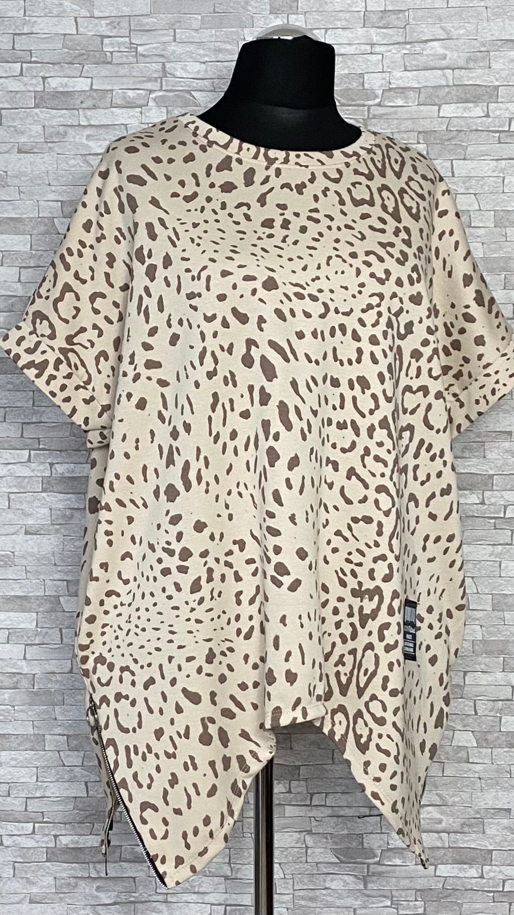 asymetryczna bluzka w panterkę asymetryczna bluzka w panterkę